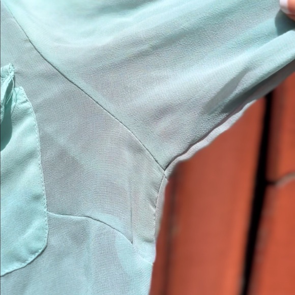 Mint green blouse - Picture 6 of 6